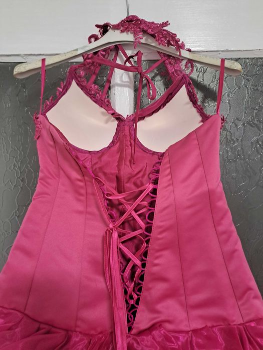 Rochie eveniment, model deosebit