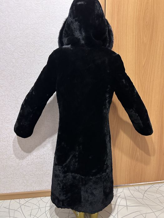 Продам мутоновую шубу с норкой