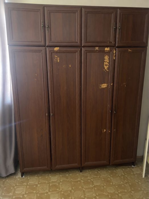Продаётся шкаф с зеркалом