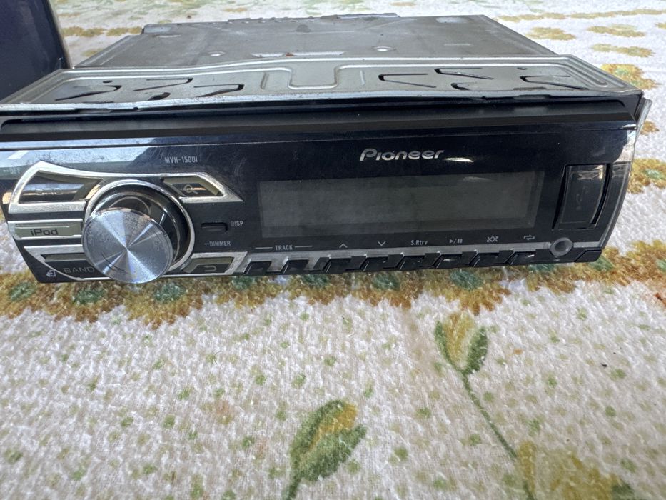 Vand casetofon pioneer mvh-150ui
