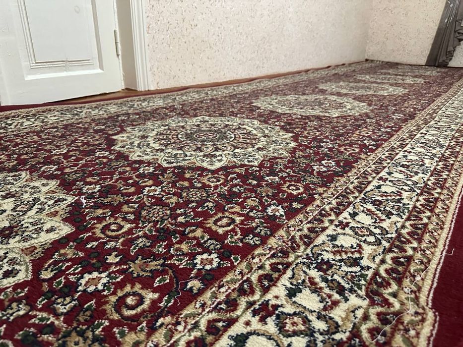 Продаются ковры. Гиламлар сотилади