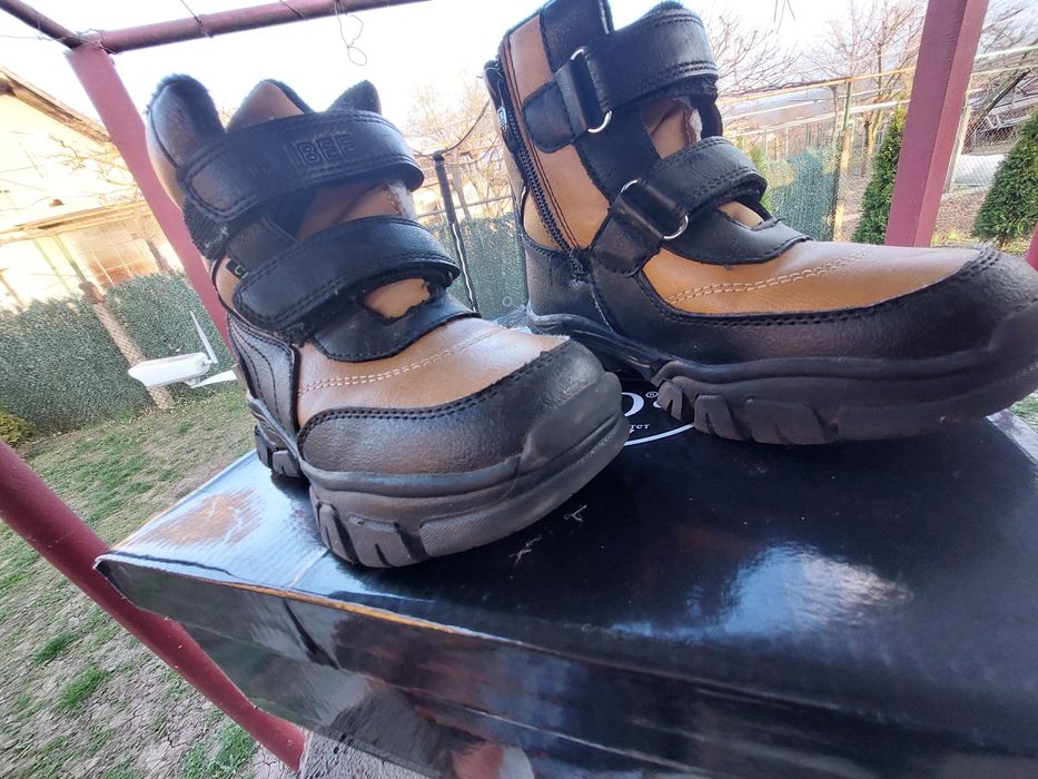 Ботуши за момче.