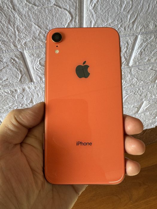 Iphone XR  64g  akb  100 %