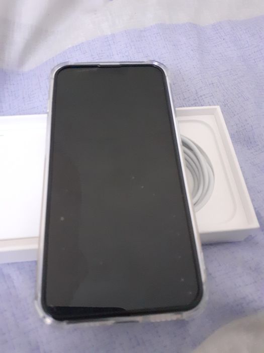 Продам айфон 13 срочно