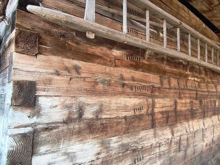 Șură din lemn de brad