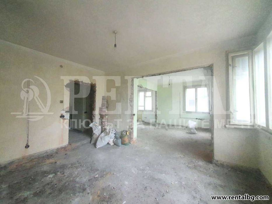 Етаж от къща в СЦ, до Градската градина