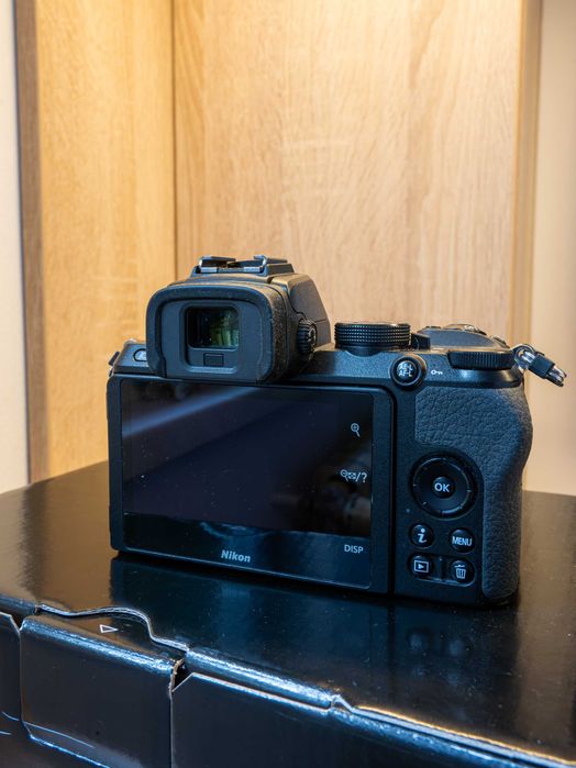 Nikon Z50 с китов обектив DX 16-50 3.5-6.3F и две батерии