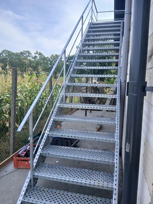 Scari metalice zincate j