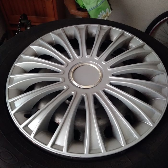 Jante pe15",cu anvelope 195/65/15, Debiça, rulate o săptămână.