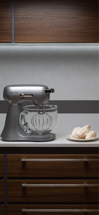 Планетарный миксер Bork B-711