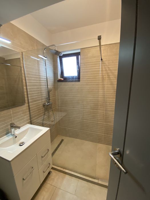 Inchiriez apartament regim hotelier pitesti AC.