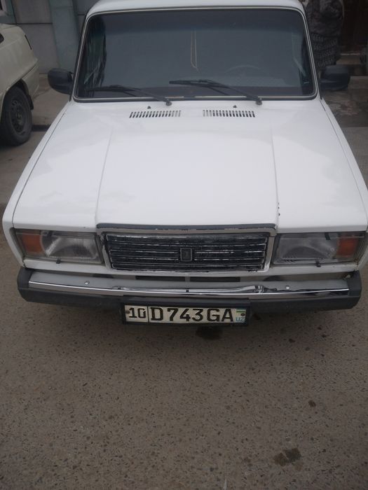 Yaxshi narxda moshina yaxshi holada