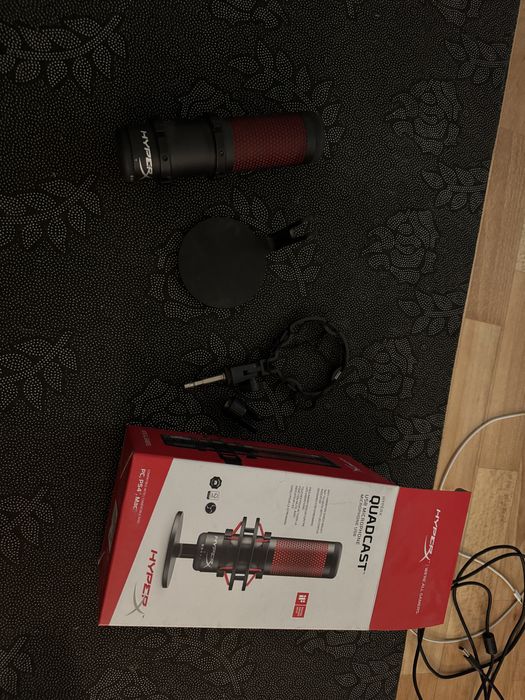 Продам микрофон HyperX QuadCast
