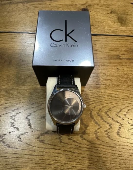 Продавам Швейцарски часовник Calvin Klain