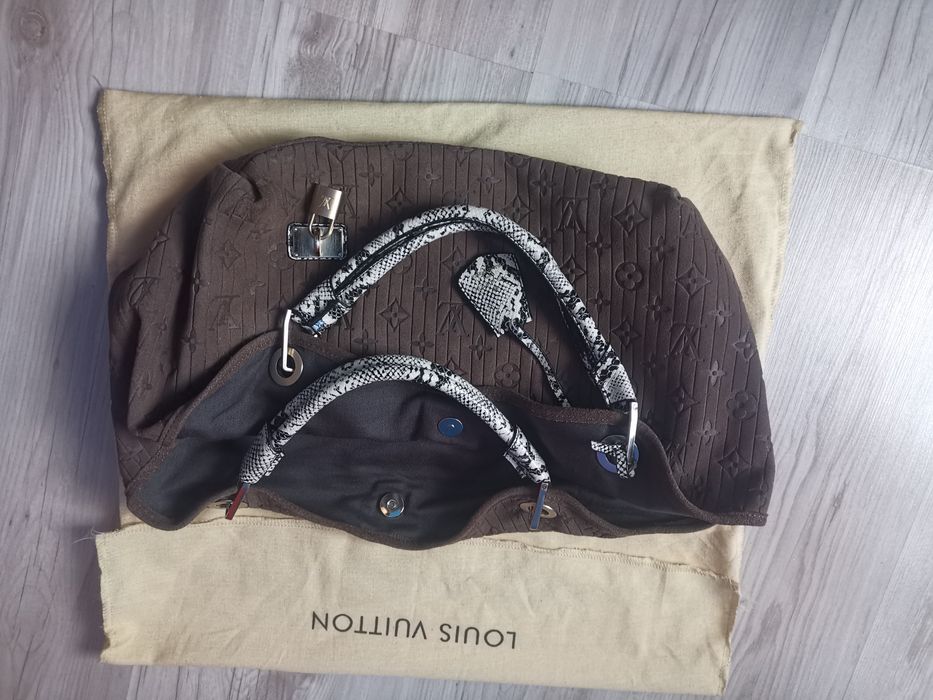 Vând geanta Louis Vuitton