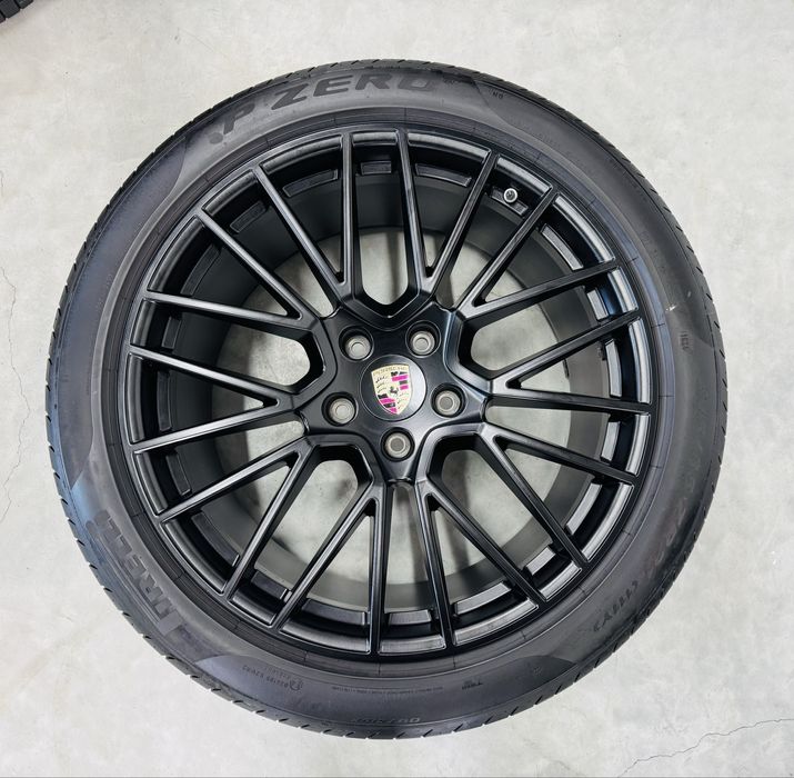 Jante Porsche Cayenne R21 E3 9Y Facelift Spyder Negru Originale Pirelli de vara 2024 90%