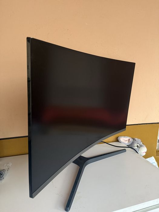 Vand monitor samsung 32 Led curbat