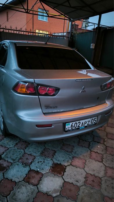 Продам машину Mitsubishi Lanser