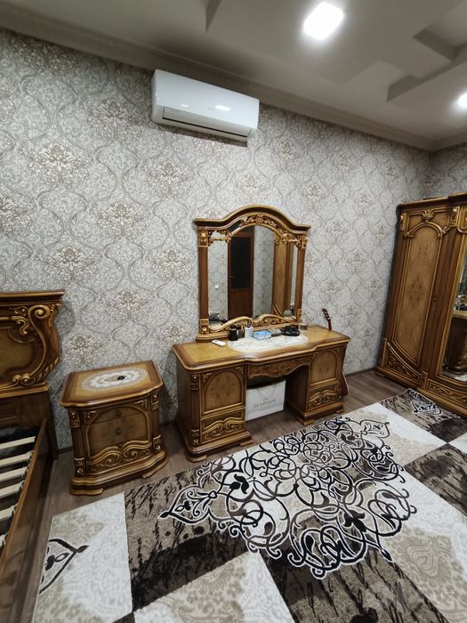 Роскошный китайский спальный гарнитур (полный комплект, 6 предметов)