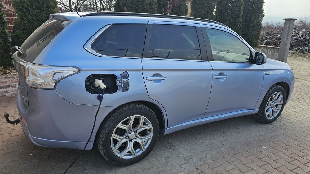Vand Mitsubishi OUTLANDER
