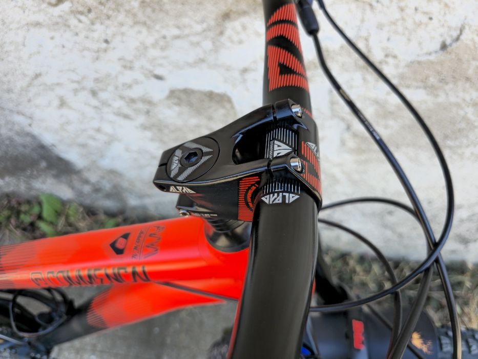 Боен твърдак Comencal Meta HT Am 27.5  Rockshox Pike 150mm  1x11 Sram проходни оси XT Спирачки Дропер пост