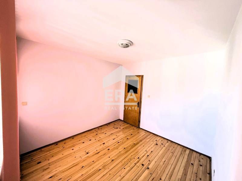 Продава се Тристаен апартамент в Благоевград, Широк център - 82 кв.м за 1011 €/кв.м - Снимка #10