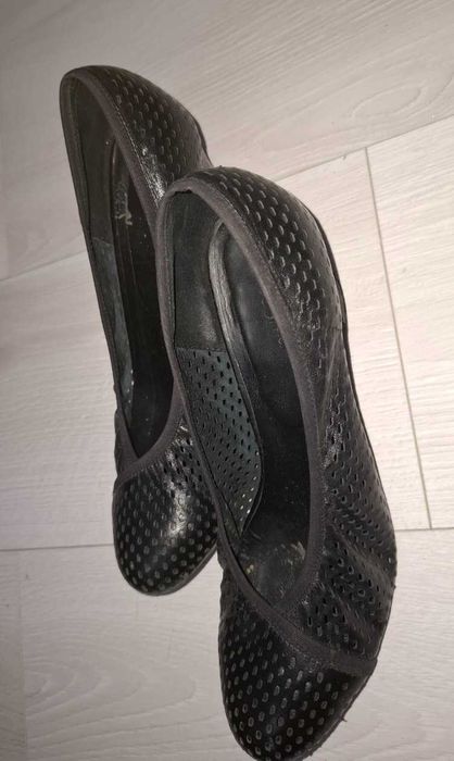 Продам женские туфли