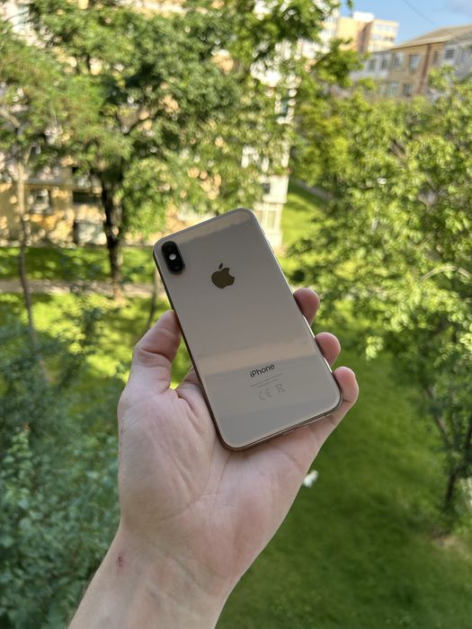 • Iphone  XS • BATERIE 90% •