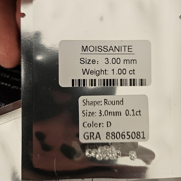 10бр. Диаманти Мойсанит 3мм  1 карат