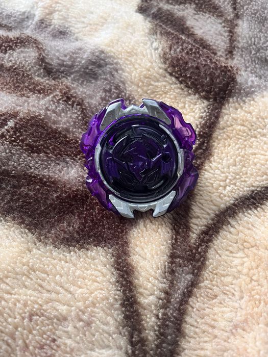 Бейблэйд один волчок 3000тенге