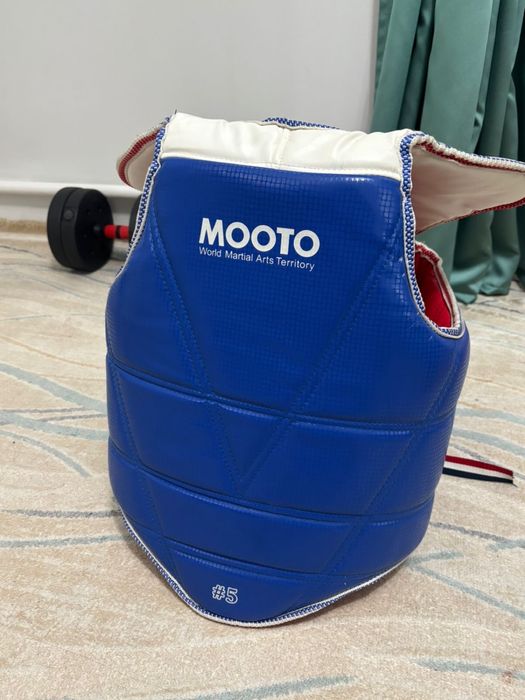 Протектор размер 5 в хорошем состояний