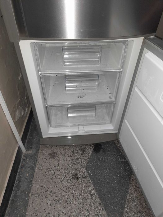 Хладилник с фризер