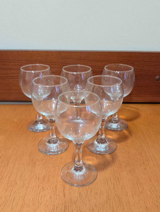 Комплект чаши за вино, 6 броя, чисто нови