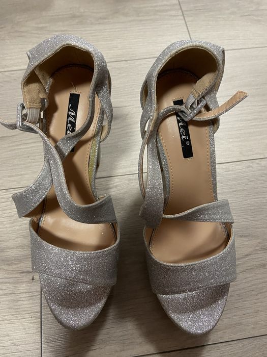 Дамски обувки