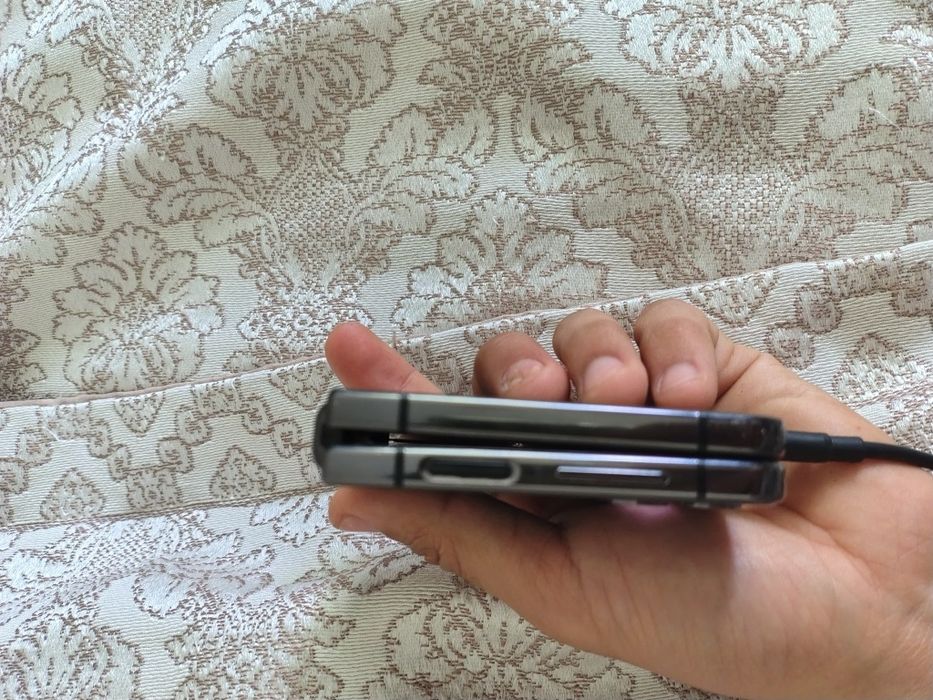 Самсунг zFlip 4 продам