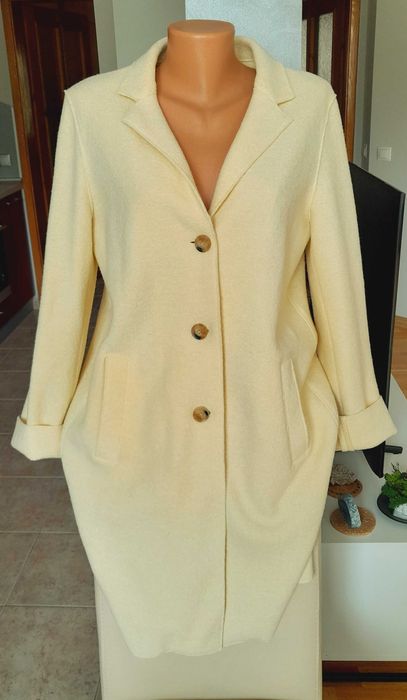 Жълто  манто естествена вълна