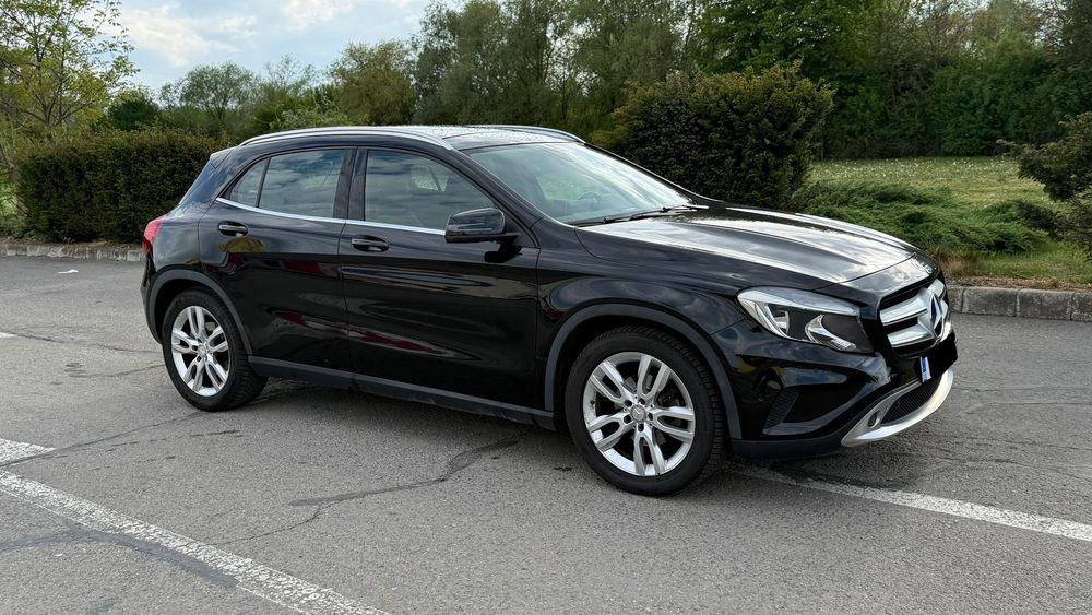 Mercedes-Benz GLA 220d Sport Edition Automat Panoramic Camera Tva deductibil