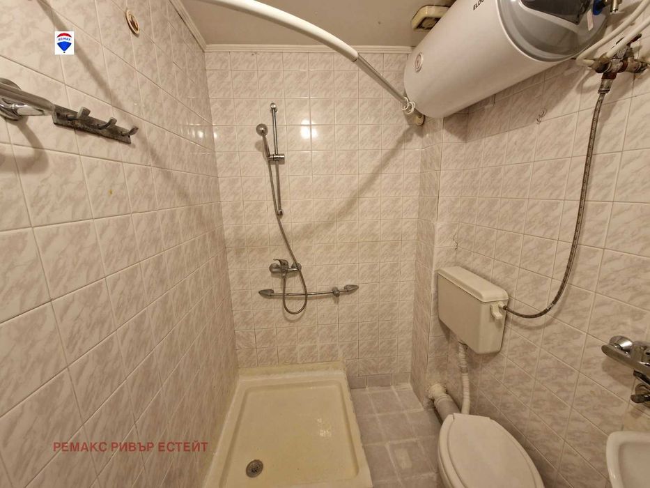 Тристаен апартамент с паркомясто и Ателие за продажба кв. Хъшове