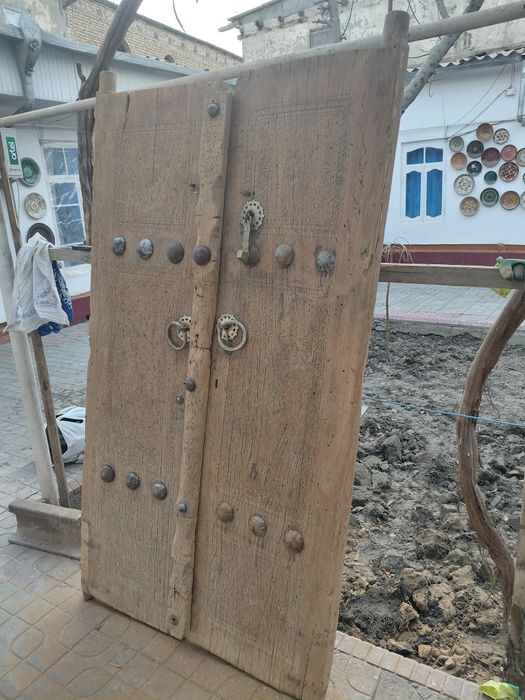 Продаётся старинная дверь