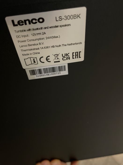 Виниловый проигрыватель Lenco LS-300BK с колонками