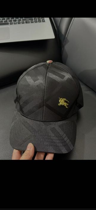 Șapcă Burberry model 2026,  7 modele