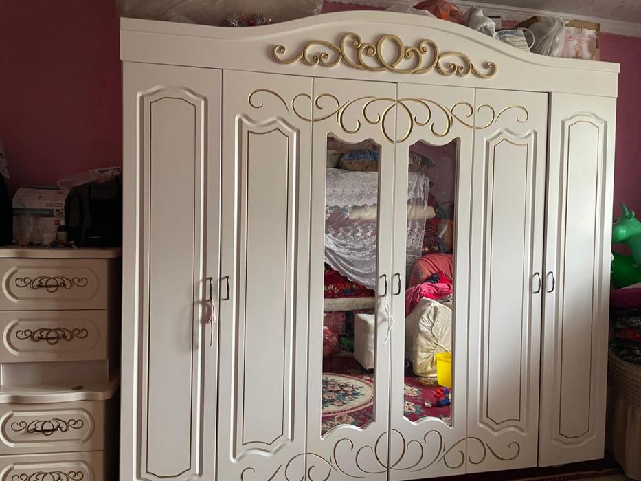 Спальный гарнитур