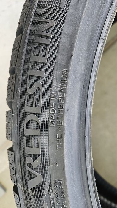 Anvelope Vredestein 315 30 22  - 275 35 R22