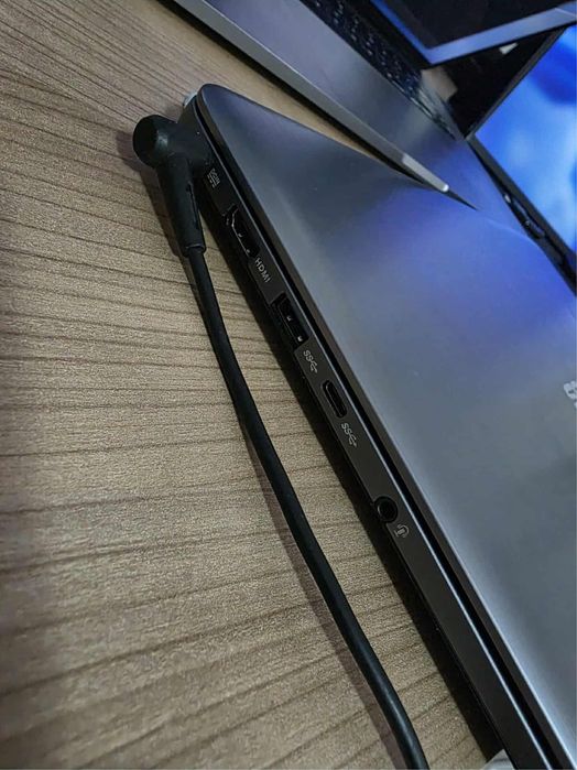 Laptop slim Asus E403S Intel quad core, 4gb, 128gb