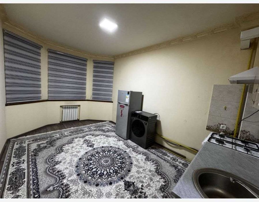 ШАХАР МАРКАЗИДА 1 хонали квартира сотувда