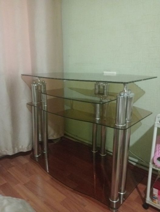 Продам тумбу под телевизор