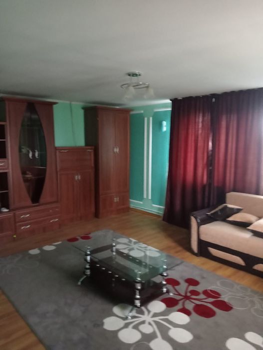 Casă cu mansardă în Huși