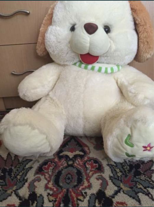 Голям плюшен мечок