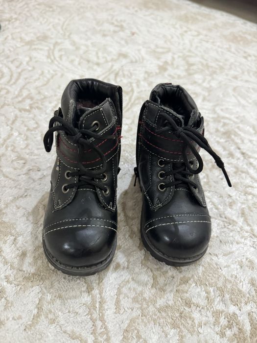 Продам детские сапоги