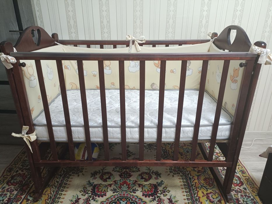 Детская кроватка в хорошем состоянии